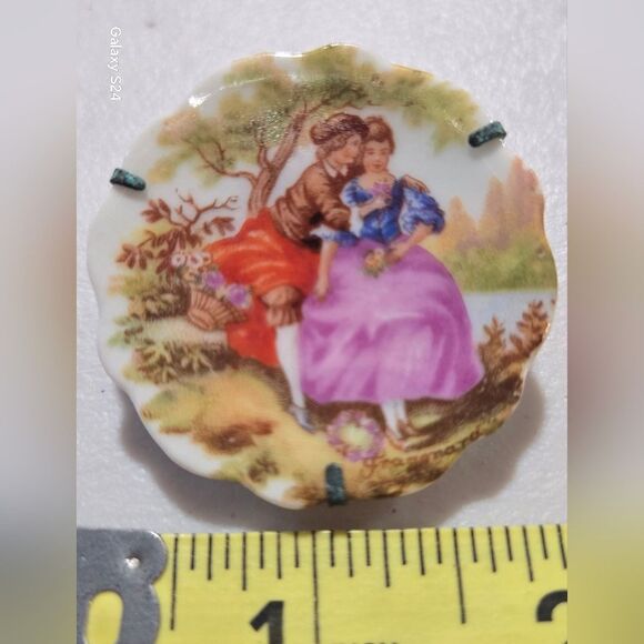Vintage 1940's Courting Couple Limoges Brooch France - Picture 2 of 6